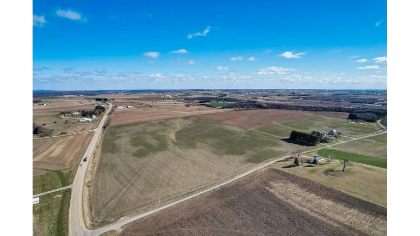 6685 County Road P Dane, WI 53529 by Re/Max Preferred - judy@ackermaly.com $6,500,000