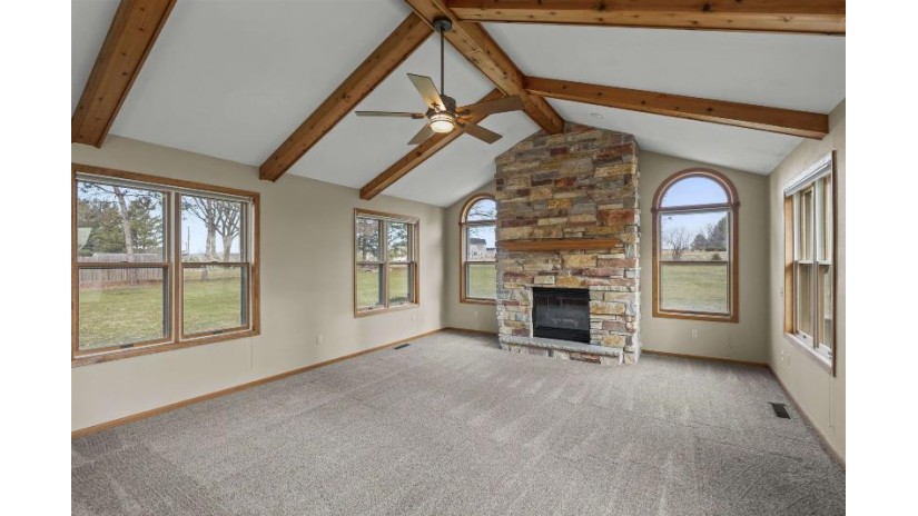 7542 Pioneer Place Middleton, WI 53593 by Mhb Real Estate - Offic: 608-709-9886 $579,900