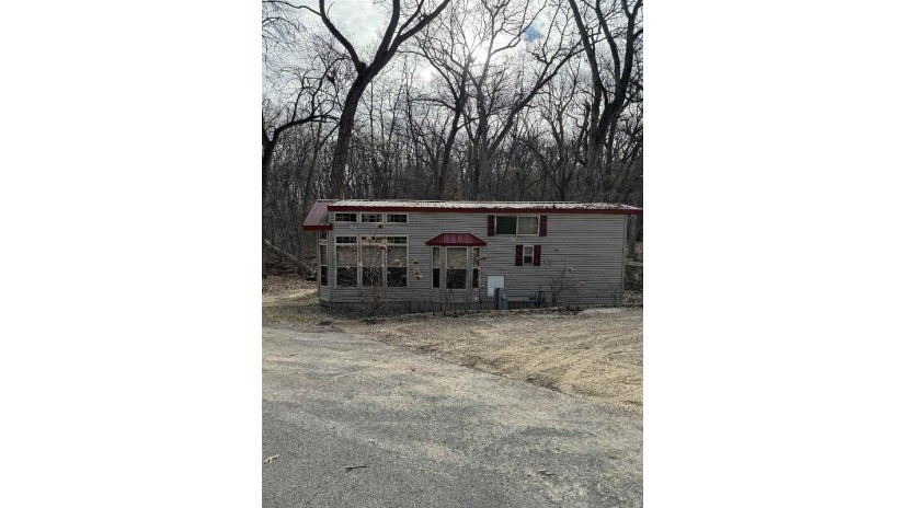 231 Skyway Drive Fulton, WI 53534 by Briggs Realty Group, Inc $146,900