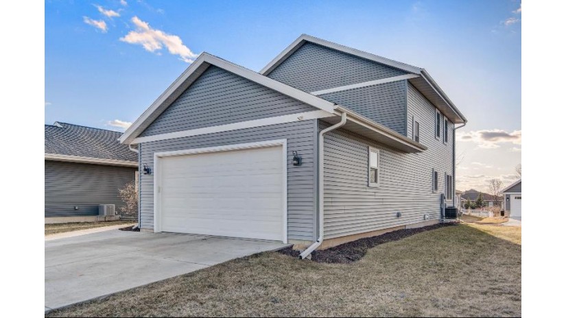 1208 Jacob Drive Prairie Du Sac, WI 53578 by First Weber Inc - HomeInfo@firstweber.com $437,900