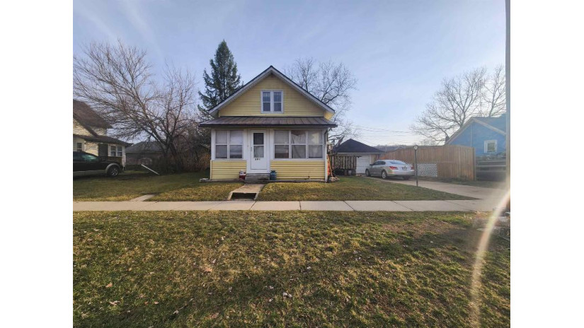 341 W 2nd Street Richland Center, WI 53581 by Wilkinson Auction & Realty Co. $149,900