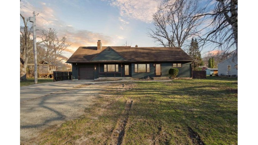 2136 E Ridge Road Turtle, WI 53511 by First Weber Inc - homeinfo@firstweber.com $260,000