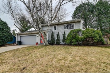 5 E Spyglass Court, Madison, WI 53717