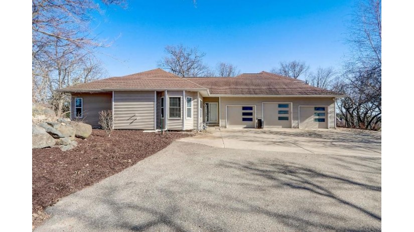 3284 Mound View Road Middleton, WI 53593 by First Weber Inc - HomeInfo@firstweber.com $997,500