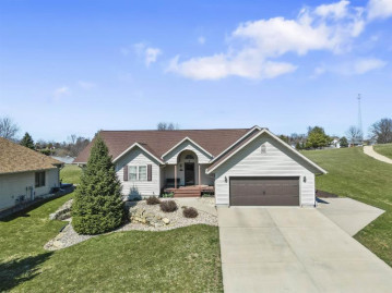 209 Quail Ridge Drive, Barneveld, WI 53507