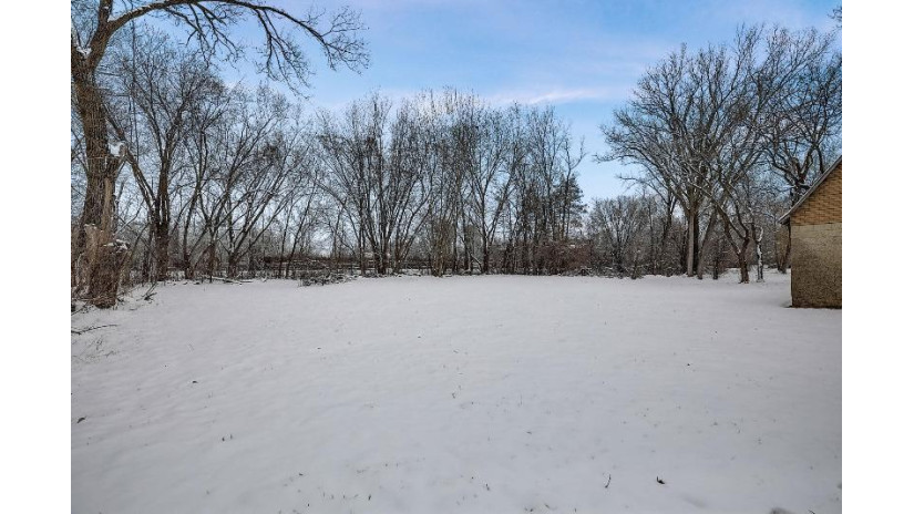 1101 Wauona Trail Portage, WI 53901 by Exp Realty, Llc - Pref: 608-617-5466 $269,000