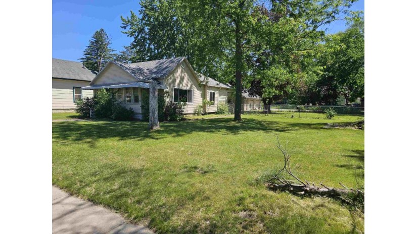 424 S Linden Street Adams, WI 53910 by Coldwell Banker Advantage Llc - Off: 715-325-7335 $124,900