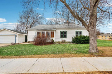 209 Maple Street, Pardeeville, WI 53954