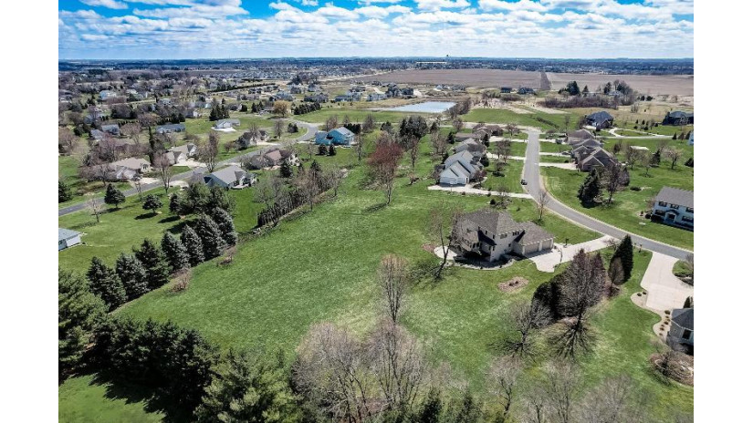 3002 Bunker View Bristol, WI 53590 by Re/Max Preferred - peggy@ackerfarberteam.com $789,900