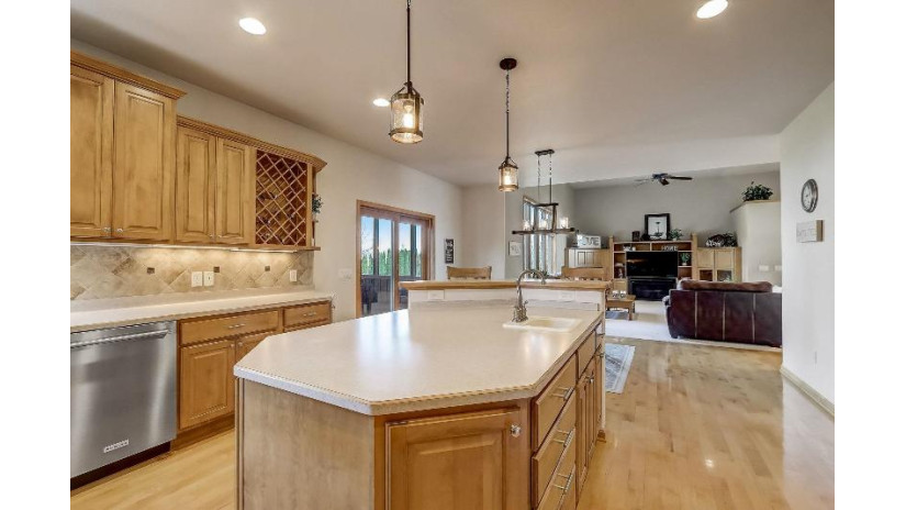 3002 Bunker View Bristol, WI 53590 by Re/Max Preferred - peggy@ackerfarberteam.com $789,900