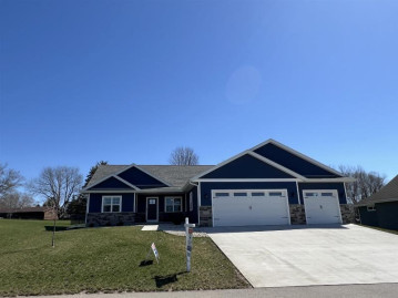 6686 Royal View Drive, Windsor, WI 53532