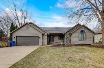 813 Pheasant Run, Watertown, WI 53094