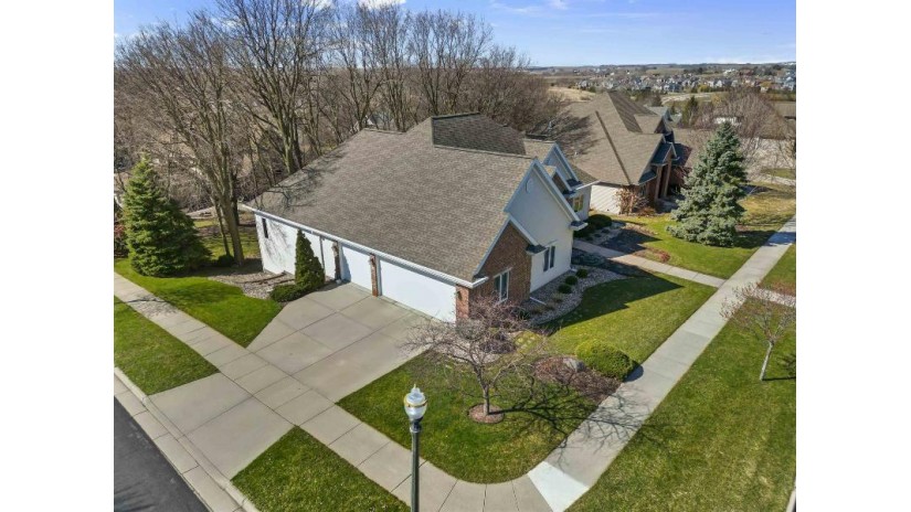 1515 Tierney Drive Waunakee, WI 53597 by Mhb Real Estate - Offic: 608-709-9886 $769,900