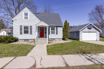 424 7th Avenue, Baraboo, WI 53913-2038