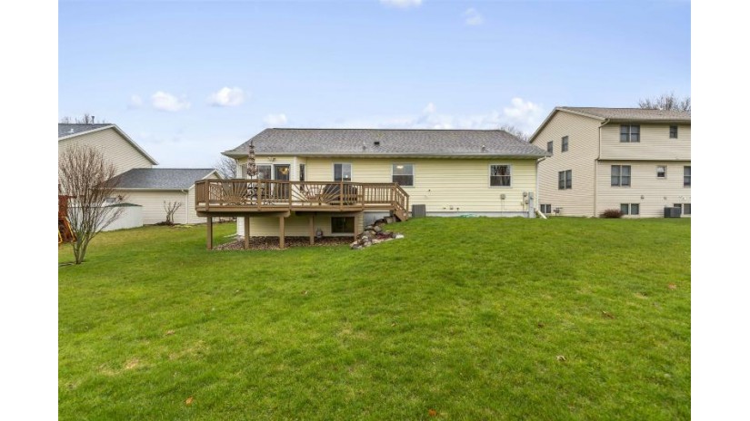 230 Chateau Drive Cottage Grove, WI 53527 by Mhb Real Estate - Offic: 608-709-9886 $439,900