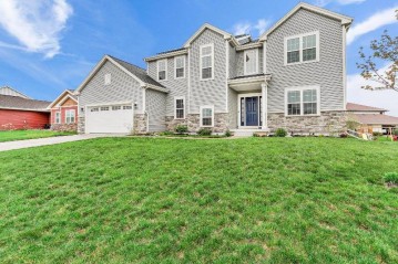 564 Sienna Glenn Way, Oregon, WI 53575