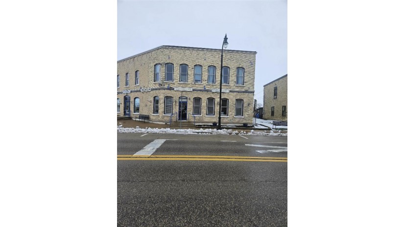 101 E Main Street 1 Waunakee, WI 53597 by Re/Max Preferred Commercial - joe@remaxwisconsin.com $28,800