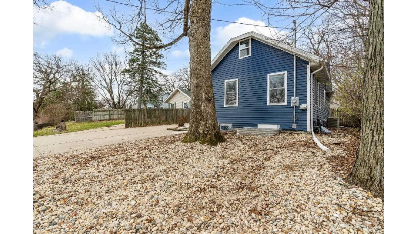 327 Koshkonong Drive Albion, WI 53534 by Keller Williams Realty - Pref: 608-381-6404 $285,000