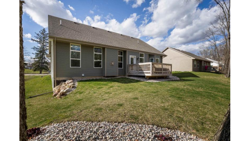 11112 N Mason Drive Fulton, WI 53534 by Rock Realty $472,500