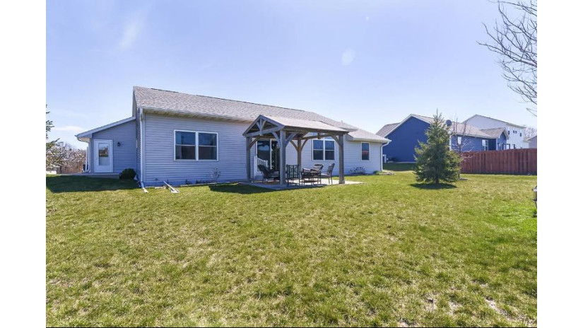 411 Bretts Way Orfordville, WI 53576 by First Weber Inc - homeinfo@firstweber.com $345,000