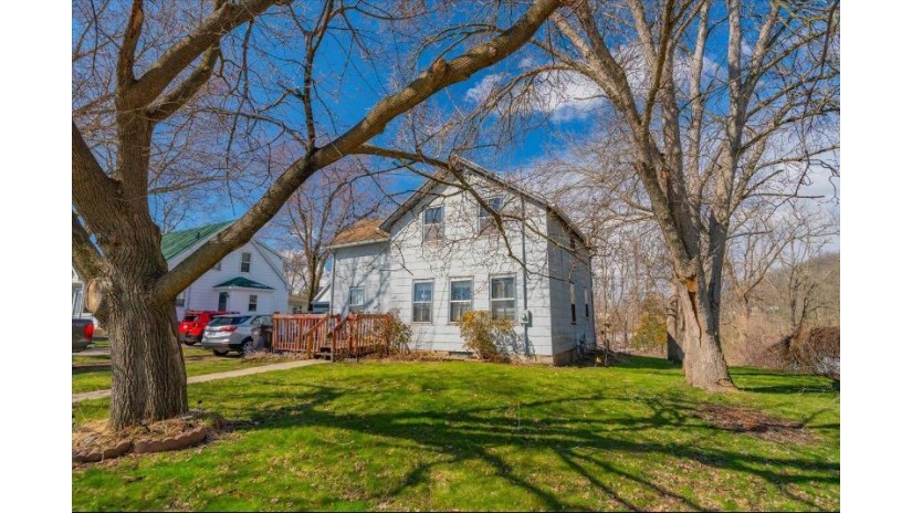 624 Center Street Black Earth, WI 53515 by Century 21 Affiliated Roessler - Off: 608-798-4000 $140,000