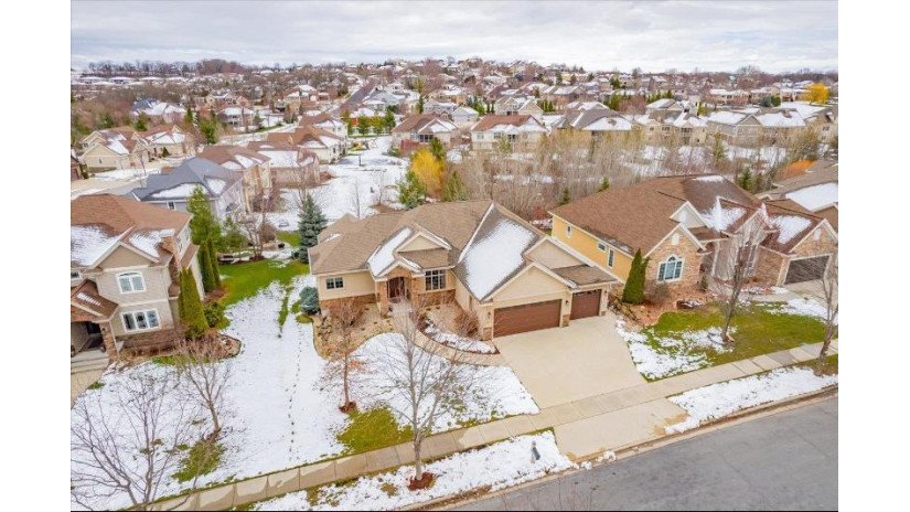 2117 Kilkenny Trail Waunakee, WI 53597 by Bunbury & Assoc, Realtors $749,900