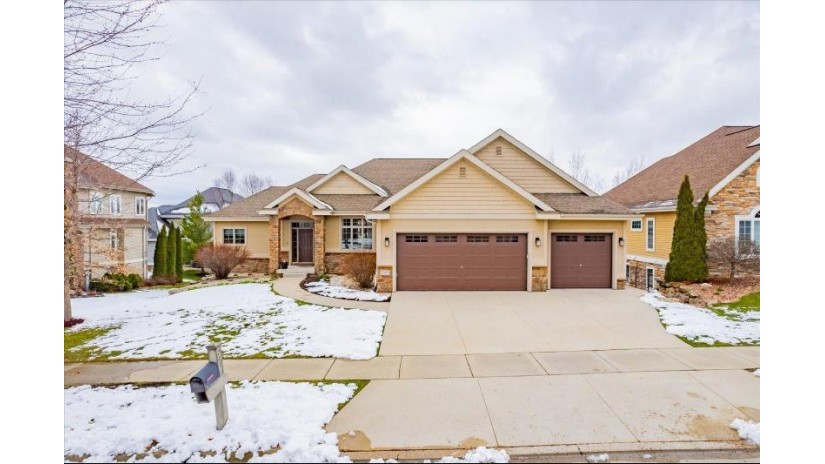 2117 Kilkenny Trail Waunakee, WI 53597 by Bunbury & Assoc, Realtors $749,900