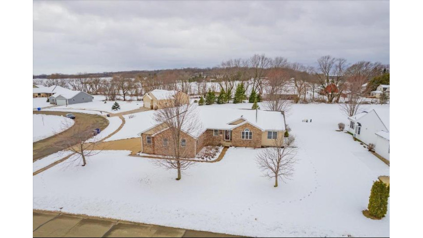 103 Oakview Drive Rio, WI 53960 by Century 21 Affiliated $429,900