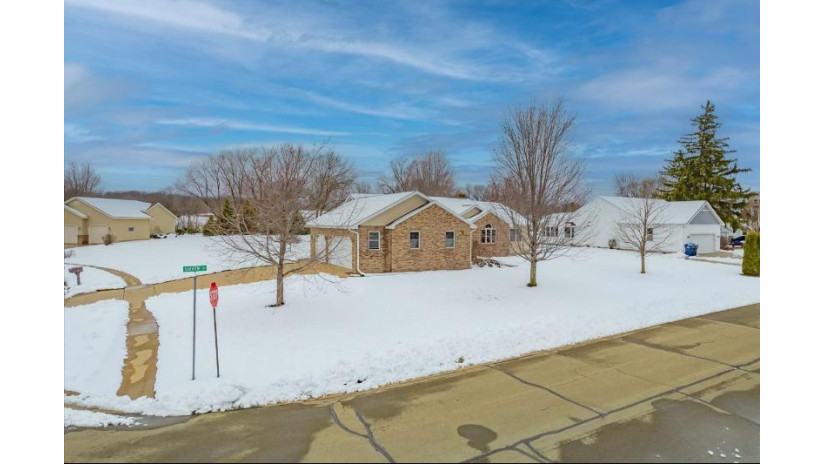 103 Oakview Drive Rio, WI 53960 by Century 21 Affiliated $429,900