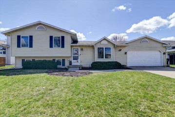 823 W Lexington Parkway, DeForest, WI 53532