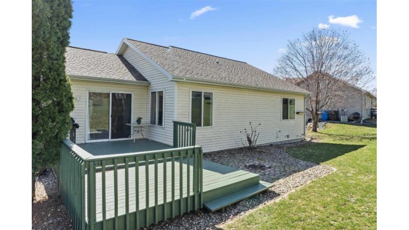 112 Stonefield Circle Mount Horeb, WI 53572 by Mhb Real Estate - Offic: 608-709-9886 $424,900