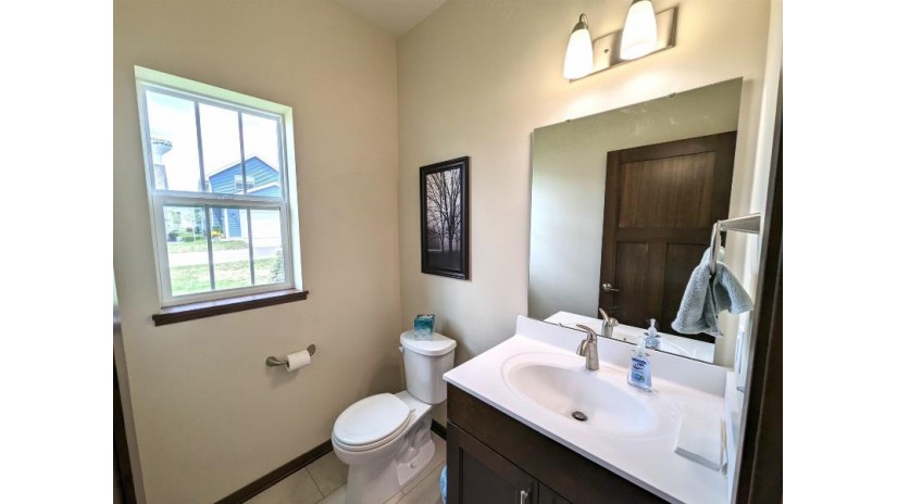 6944 Pine Siskin Place Middleton, WI 53562 by Encore Real Estate Services, Inc. - cari.wuebben@encorehomesinc.com $501,000