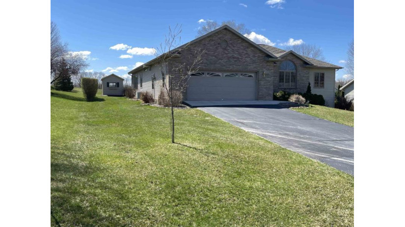 368 E Riverdale Drive Fulton, WI 53534 by Century 21 Affiliated - Off: 608-756-4196 $479,900