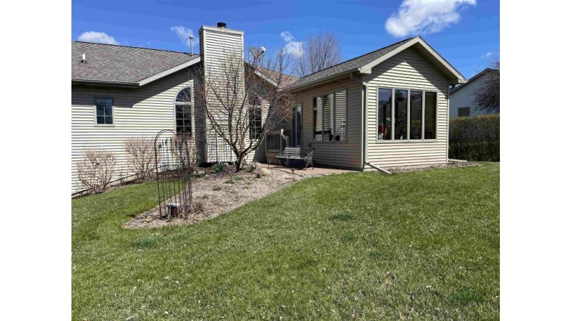 368 E Riverdale Drive Fulton, WI 53534 by Century 21 Affiliated - Off: 608-756-4196 $479,900