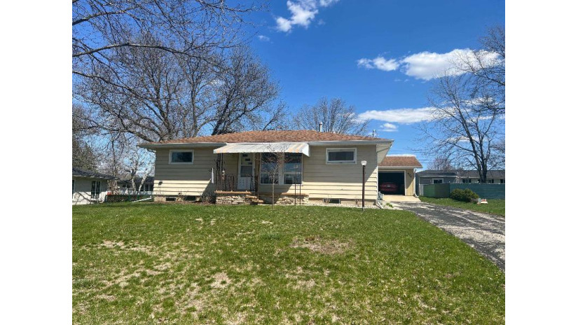 620 S Margaret Street Markesan, WI 53946 by Mode Realty Network - Pref: 608-669-1700 $179,900