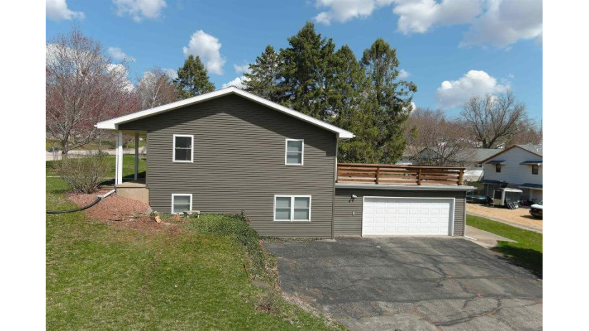 409 S 5th Street Mount Horeb, WI 53572 by Restaino & Associates Era Powered - Cell: 608-225-9041 $399,900