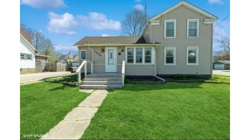 1224 Pearl Street Belvidere, IL 61008 by Berkshire Hathaway Starck Real Estate $139,900