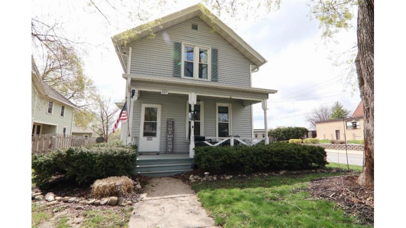 227 W Madison Street Lake Mills, WI 53551 by Briggs Realty Group, Inc - Home: 262-661-3950 $246,000