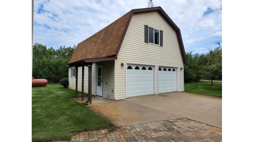 679 Beaver Avenue Colburn, WI 54943 by Coldwell Banker Belva Parr Realty - Off: 608-339-6757 $245,000