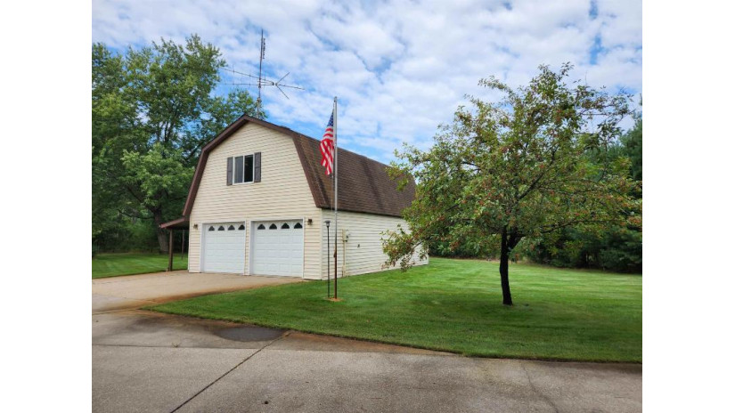 679 Beaver Avenue Colburn, WI 54943 by Coldwell Banker Belva Parr Realty - Off: 608-339-6757 $245,000