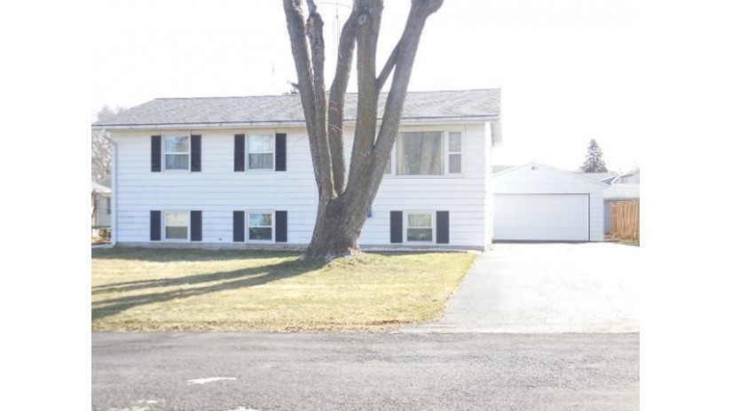 605 E Mill Street Beaver Dam, WI 53916 by Century 21 Affiliated - Pref: 920-210-1295 $230,000