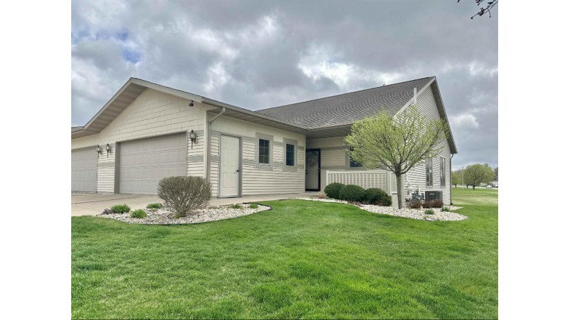 926 E Windfield Court 5 Beloit, WI 53511 by Shorewest Realtors $264,900