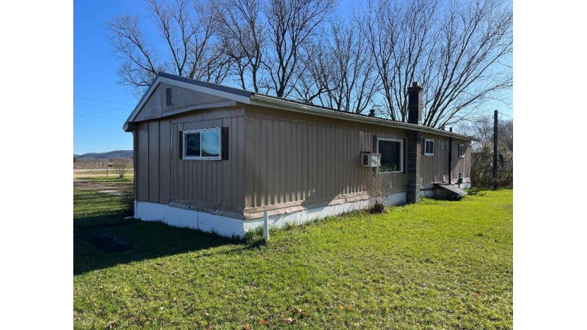 909-927 Highway 80-133 Pulaski, WI 53506 by Wilkinson Auction & Realty Co. $325,000