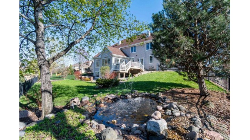 9802 Red Sky Drive Madison, WI 53562 by Restaino & Associates Era Powered - Pref: 608-444-8330 $1,250,000