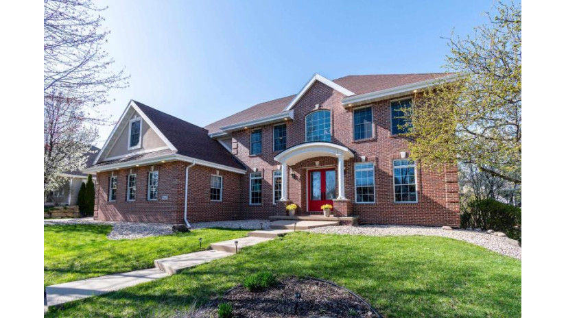 9802 Red Sky Drive Madison, WI 53562 by Restaino & Associates Era Powered - Pref: 608-444-8330 $1,250,000