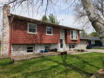 320 Meadowlark Circle, Deerfield, WI 53531