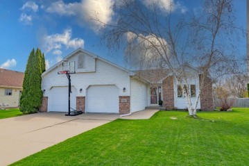 541 Stonehaven Drive, Sun Prairie, WI 53590