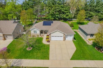 4374 Memorial Circle, Windsor, WI 53598