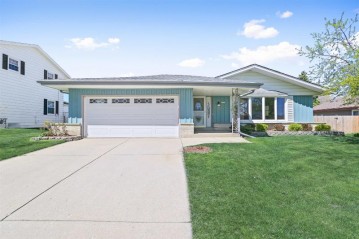 2270 E Norwood Drive, Oak Creek, WI 53154