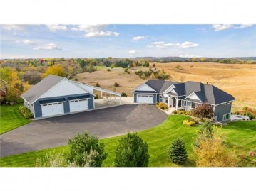 596 Grange Road, Hudson, WI 54016